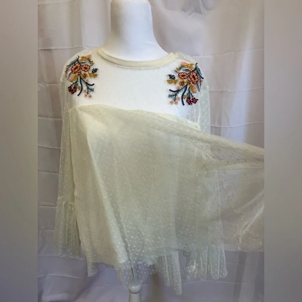 Xhilaration Ivory Sheer Polka Dot Top - Picture 6 of 10